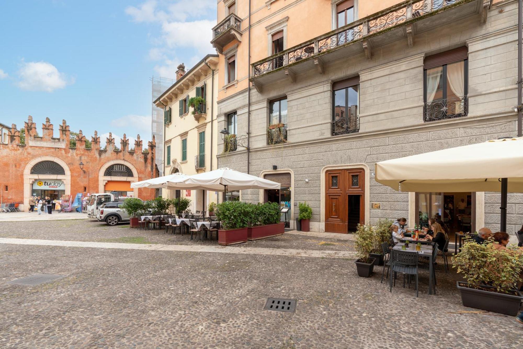 Palazzo Biasini By Postcardsfrom Hotell Verona Eksteriør bilde