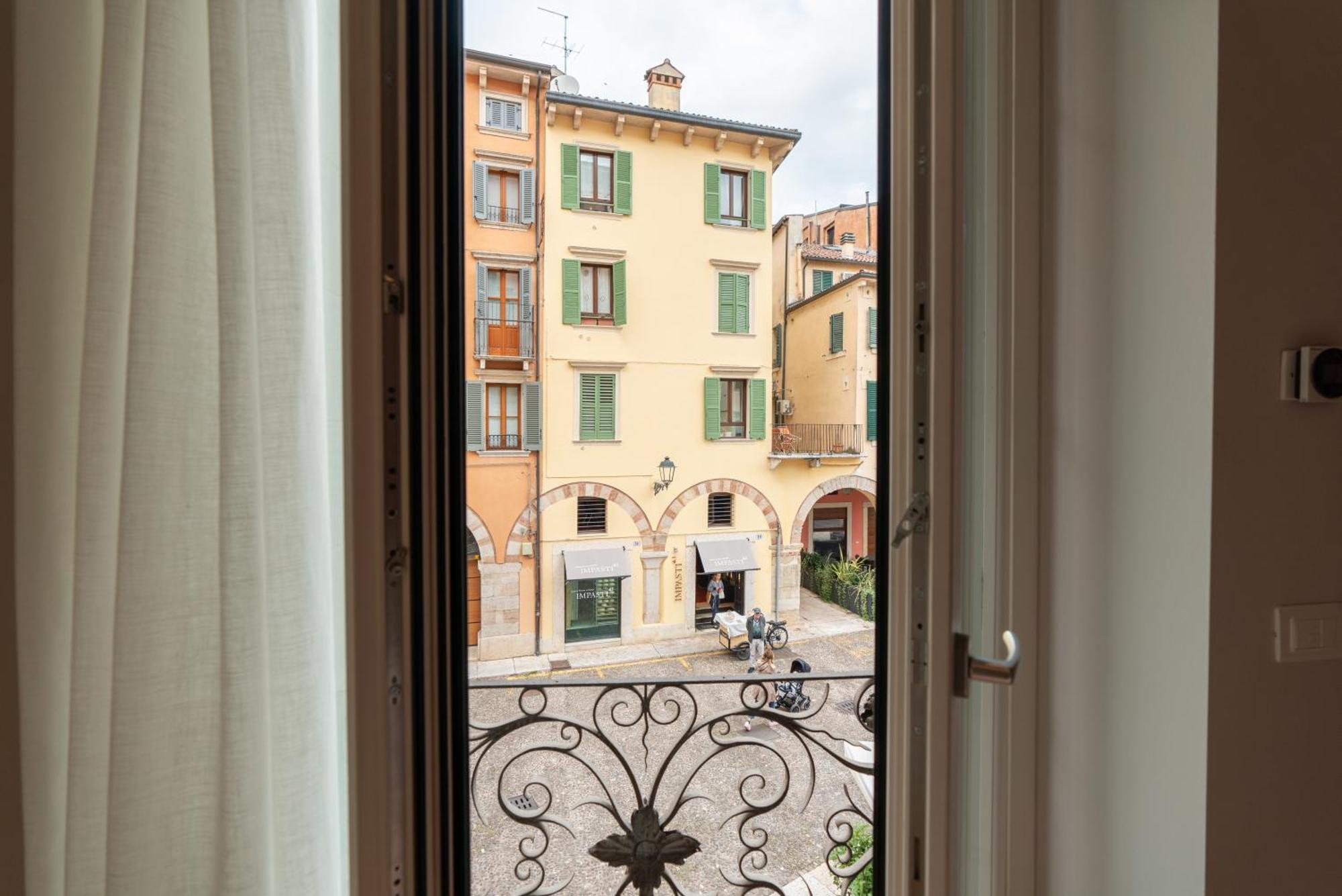 Palazzo Biasini By Postcardsfrom Hotell Verona Eksteriør bilde