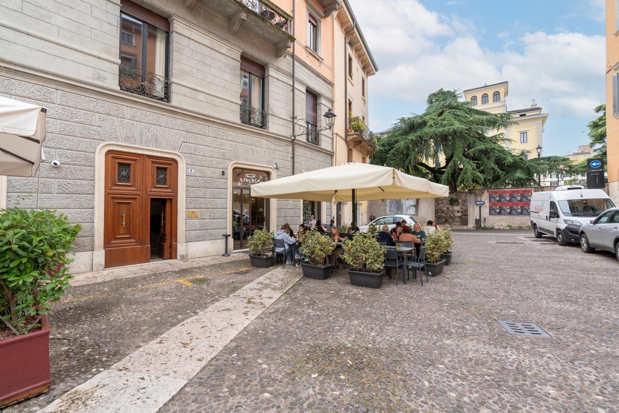 Palazzo Biasini By Postcardsfrom Hotell Verona Eksteriør bilde