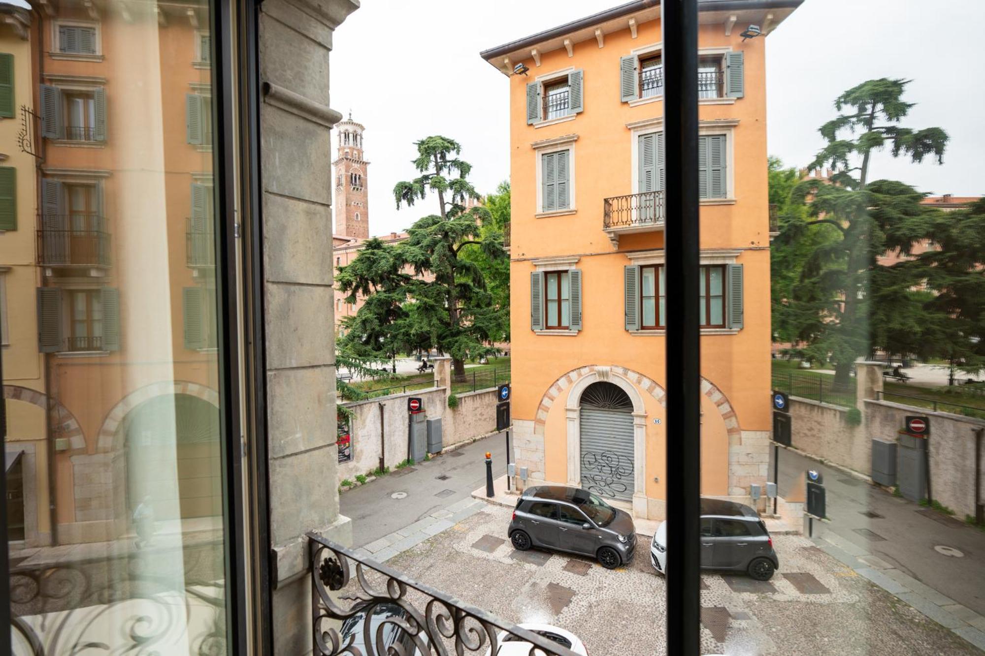 Palazzo Biasini By Postcardsfrom Hotell Verona Eksteriør bilde